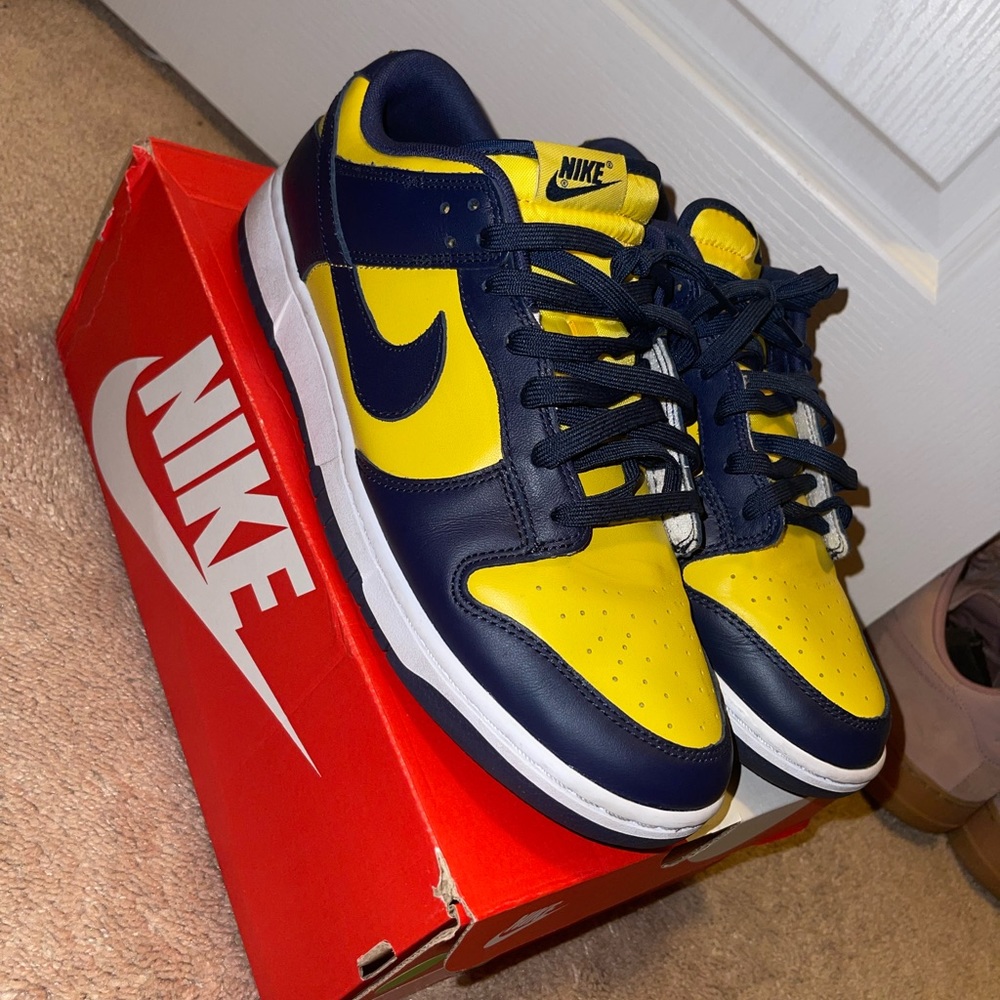 Men’s Nike Dunk Low “Michigan”